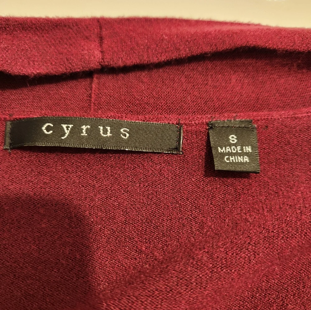 Cyrus size small cardigan - Picture 6 of 6